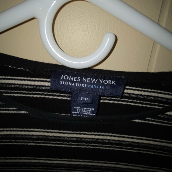 ✨3/$25✨ - Picture 2 of 2